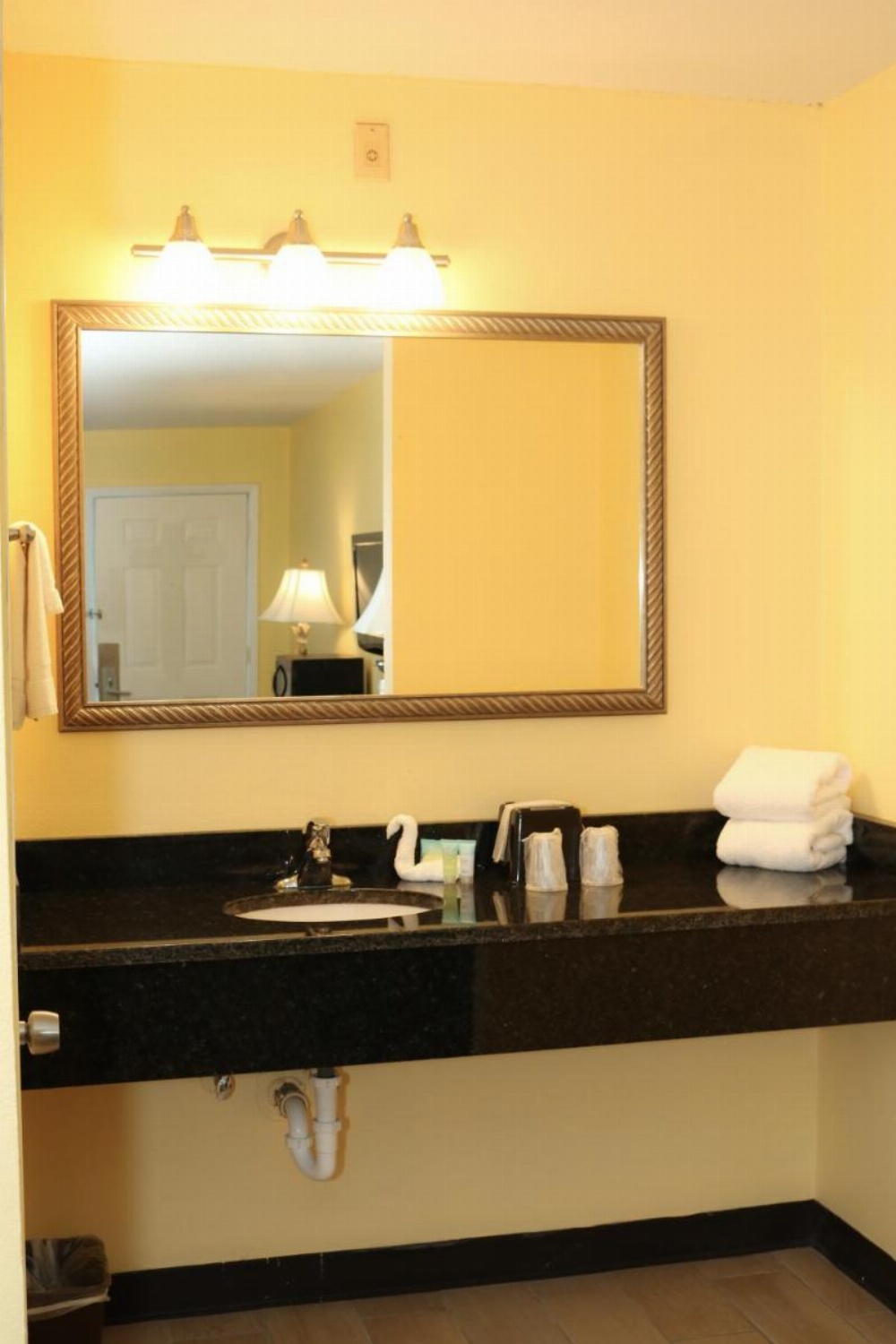 Shining Light Inn & Suites