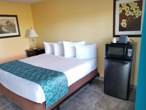 Shining Light Inn & Suites image 4